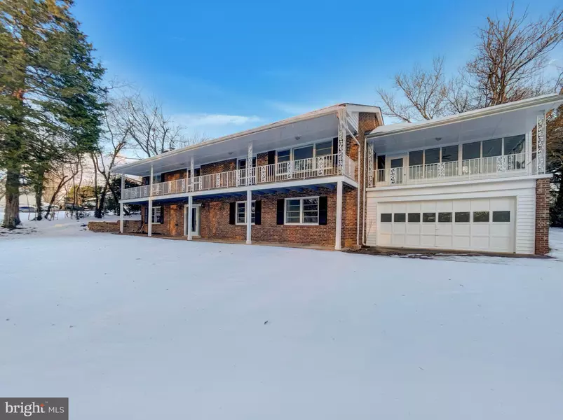 6476 OVERLOOK DR, Alexandria, VA 22312