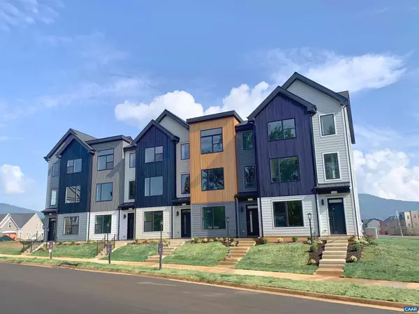24 LARKIN AVE, Crozet, VA 22932