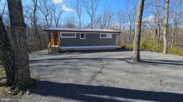 Berkeley Springs, WV 25411,275 OAK FOREST LN