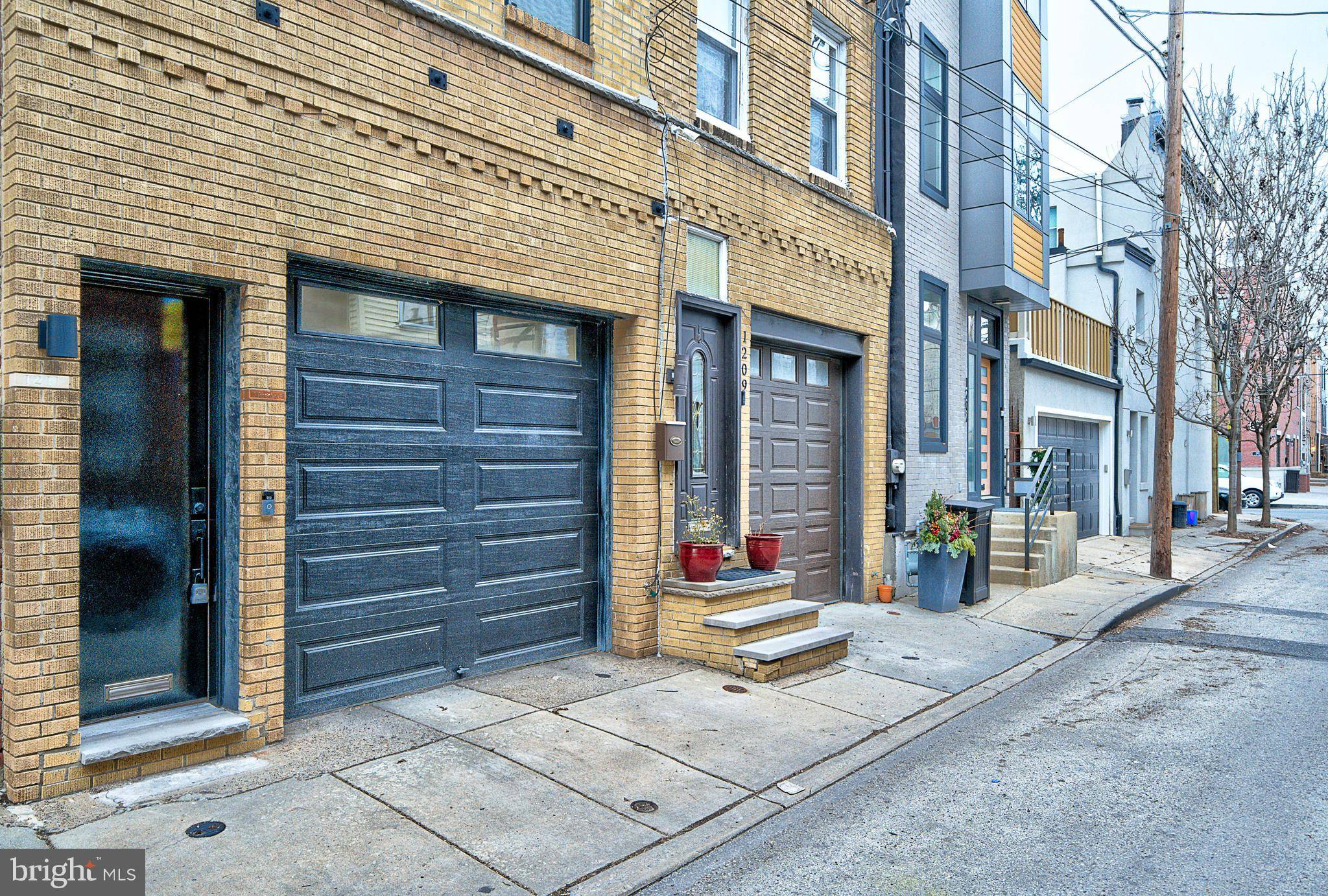 1211 ANNIN ST, Philadelphia, PA 19147