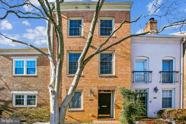 1162 N PITT ST, Alexandria, VA 22314