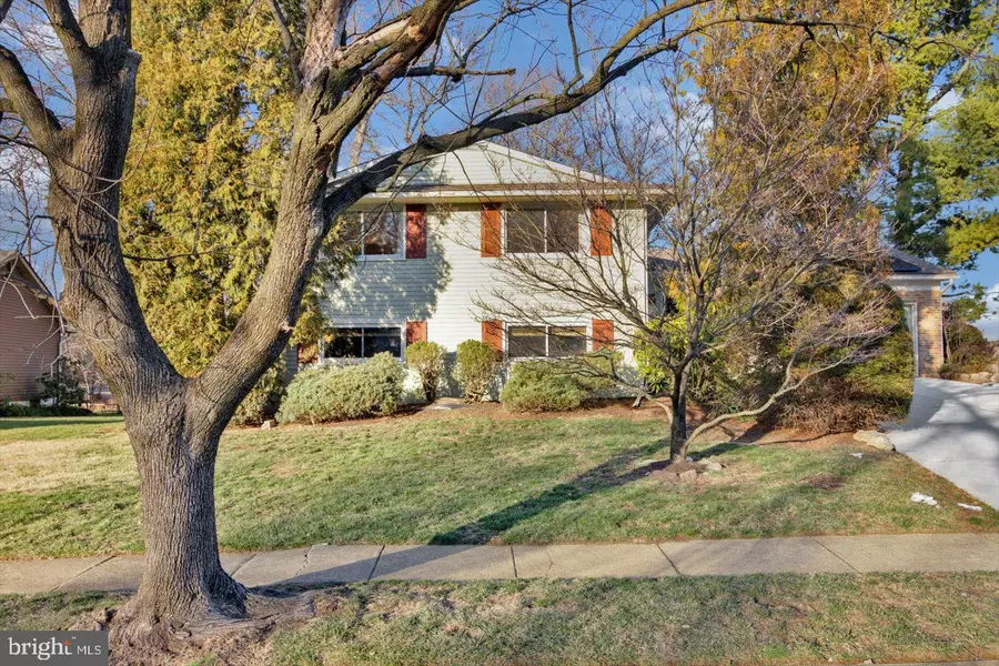 846 LAFAYETTE DR, Mount Laurel, NJ 08054