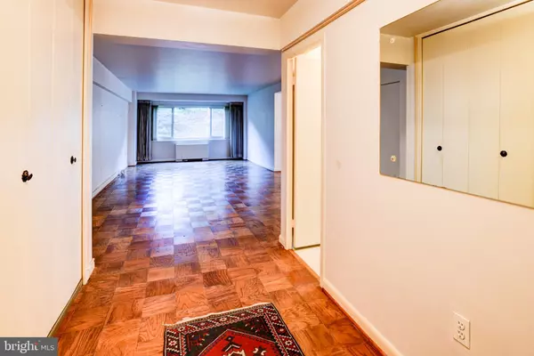 Washington, DC 20016,4201 CATHEDRAL AVE NW #201E