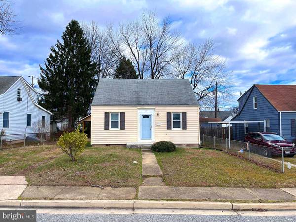 13 PLATEAU RD, Essex, MD 21221