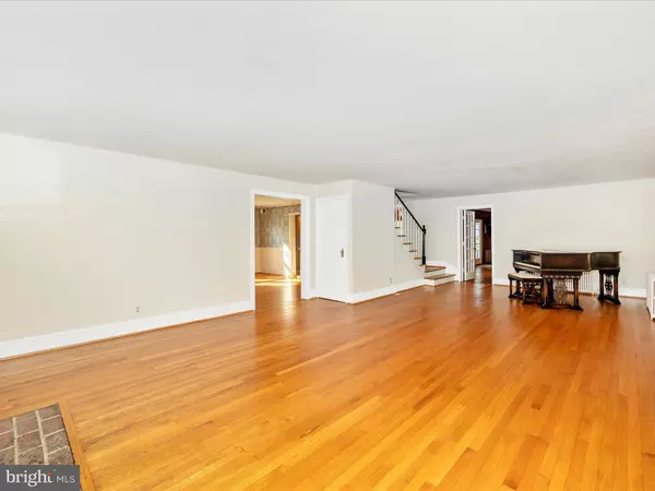 Dickerson, MD 20842,19810 PEACH TREE RD