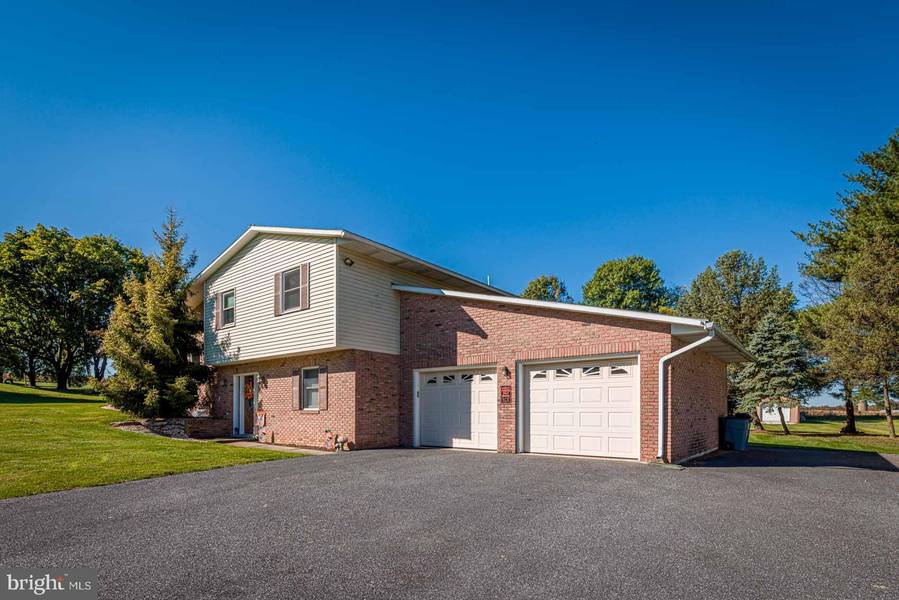 655 HOUTZTOWN RD, Myerstown, PA 17067