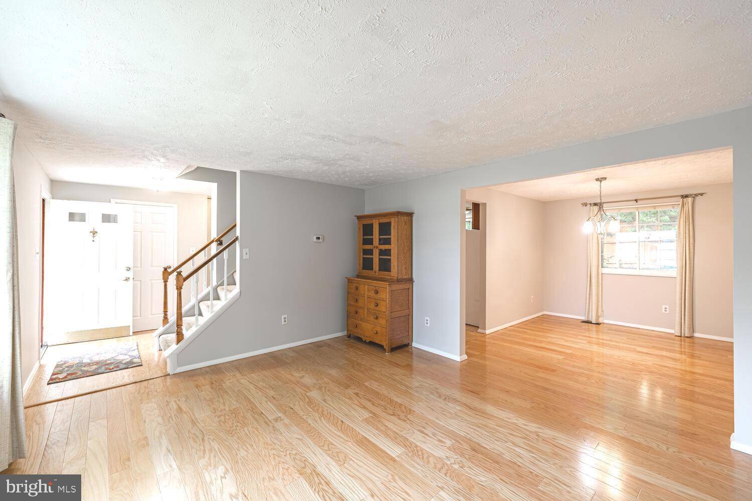 9416 MIRROR POND DR, Fairfax, VA 22032