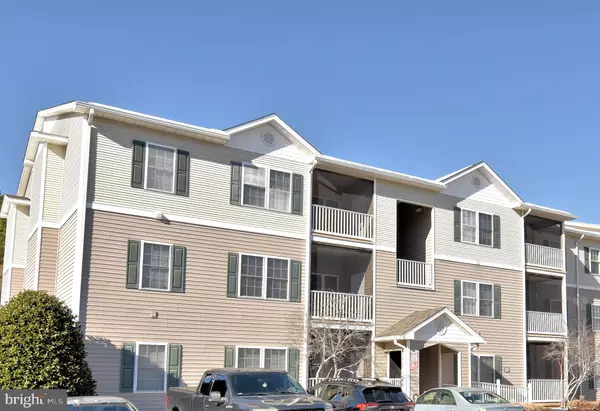 100 CASCADE LN #101, Rehoboth Beach, DE 19971