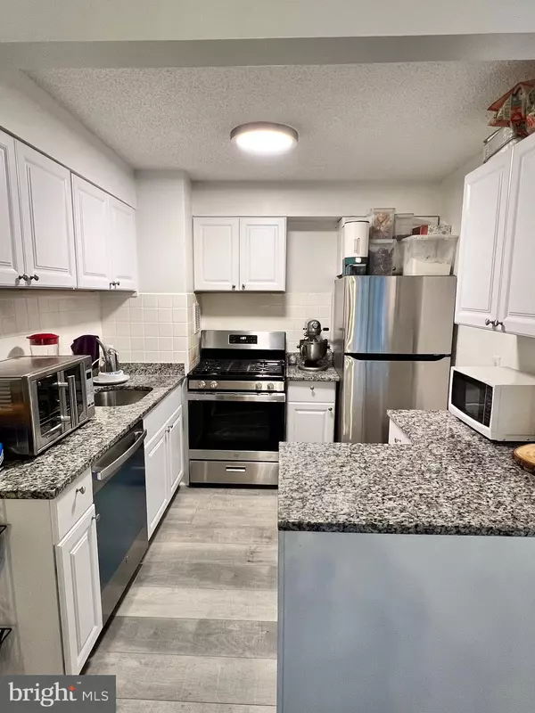 Adelphi, MD 20783,1832 METZEROTT #405