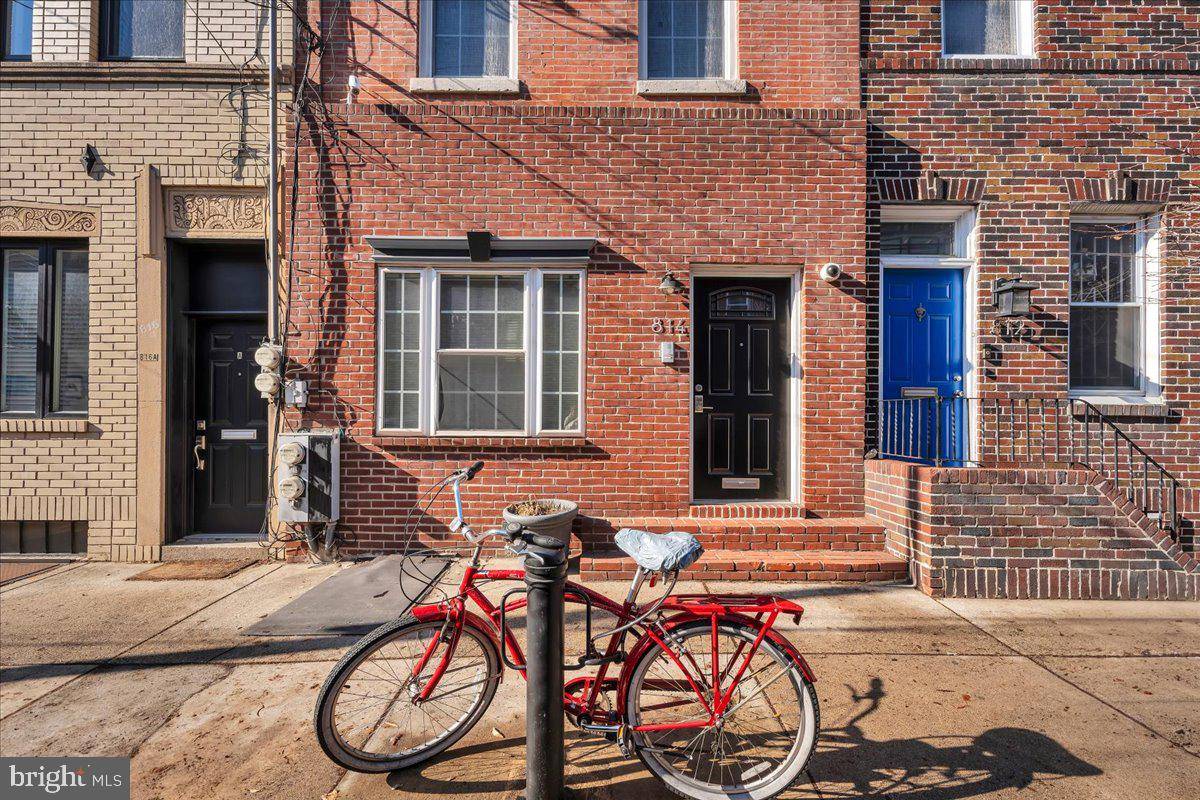 Philadelphia, PA 19147,814 S 5TH ST