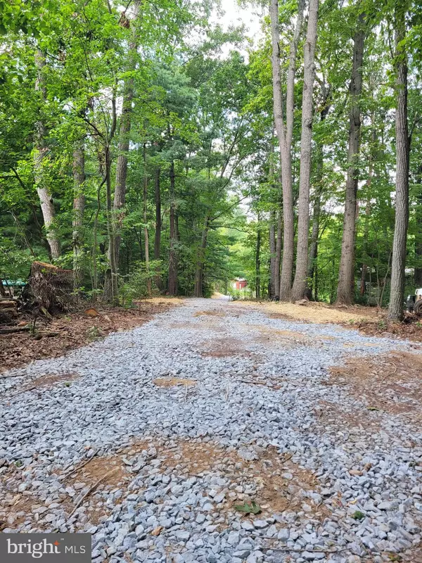 2461 FAIRMOUNT RD, Hampstead, MD 21074