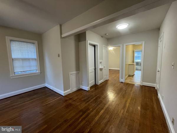 2229 40TH PL NW #1, Washington, DC 20007