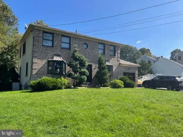 Huntingdon Valley, PA 19006,915 STANDISH AVE