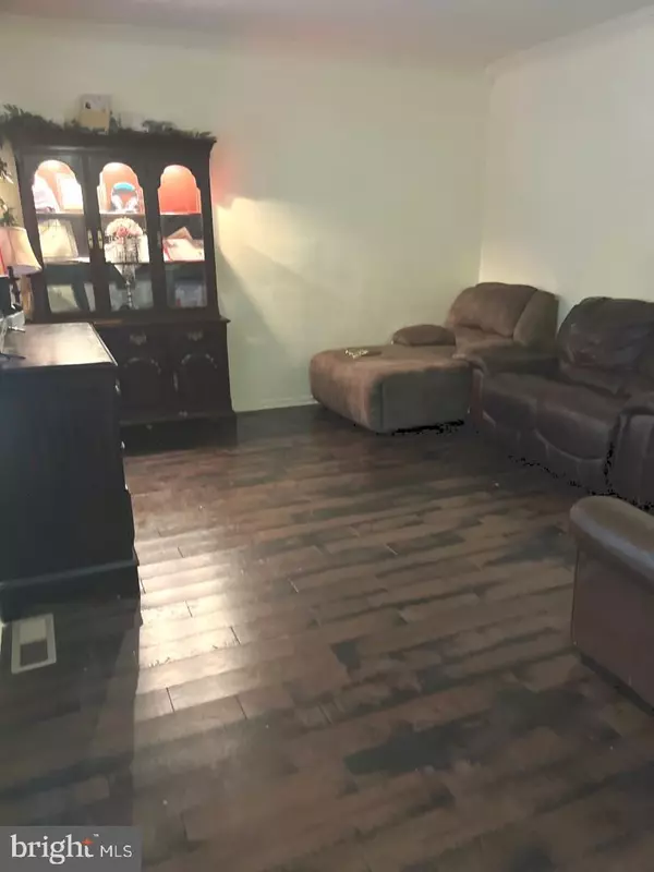 Trenton, NJ 08618,629 ARTISAN ST