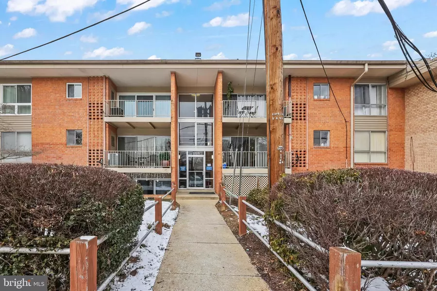 3706 N ROSSER ST #201, Alexandria, VA 22311