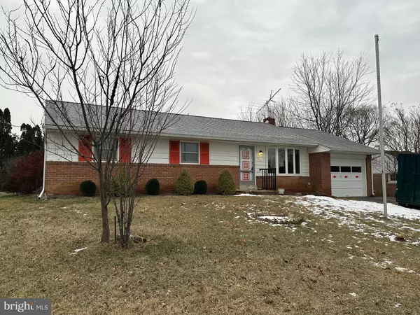 117 WHITNEY RD, Lancaster, PA 17603