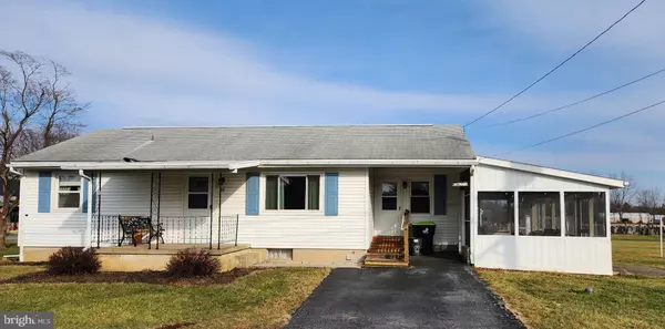 49 OAK LN, Lebanon, PA 17042