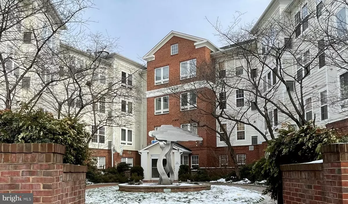 Arlington, VA 22204,801 S GREENBRIER ST #403