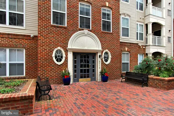 5116 DONOVAN DR #405, Alexandria, VA 22304