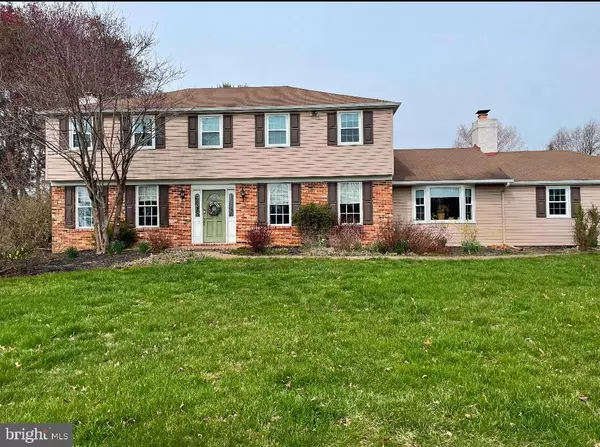 818 SHARON CIR, West Chester, PA 19382