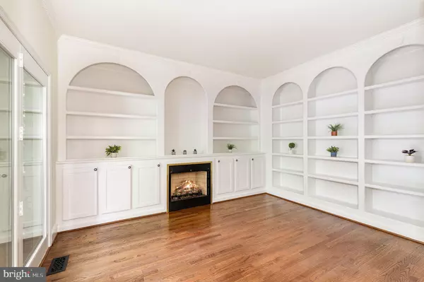 Warrenton, VA 20187,5811 WINDSOR RETREAT