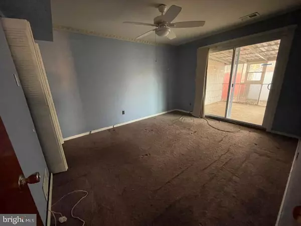 Clementon, NJ 08021,1811 WINDING WAY