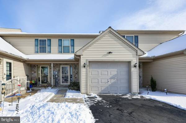 57 CHICKADEE CIR, Leola, PA 17540