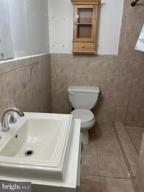 Philadelphia, PA 19107,1324 LOCUST ST #715