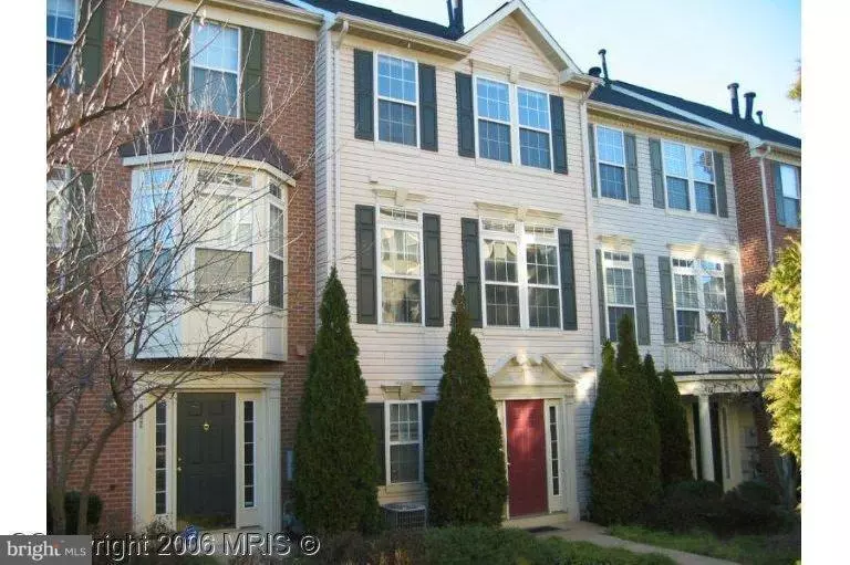 960 HARRISON CIR, Alexandria, VA 22304