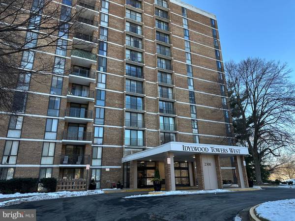 2300 PIMMIT DR #313, Falls Church, VA 22043