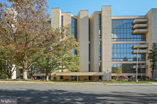 1101 S ARLINGTON RIDGE RD #415, Arlington, VA 22202