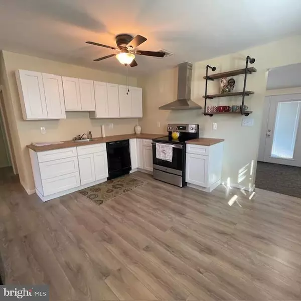 303 CHESTNUT DR, Phoenixville, PA 19460