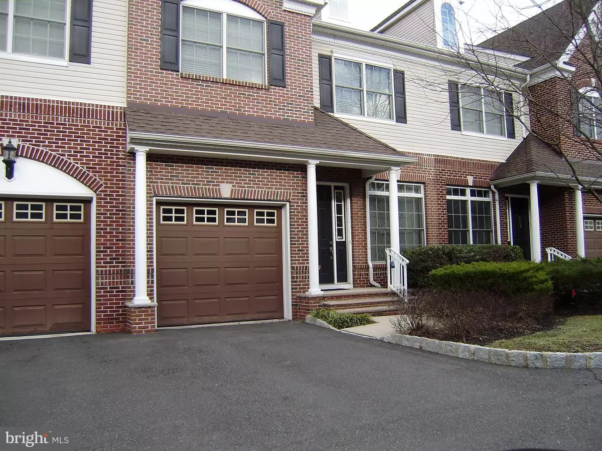 Cherry Hill, NJ 08002,915 PACER CT