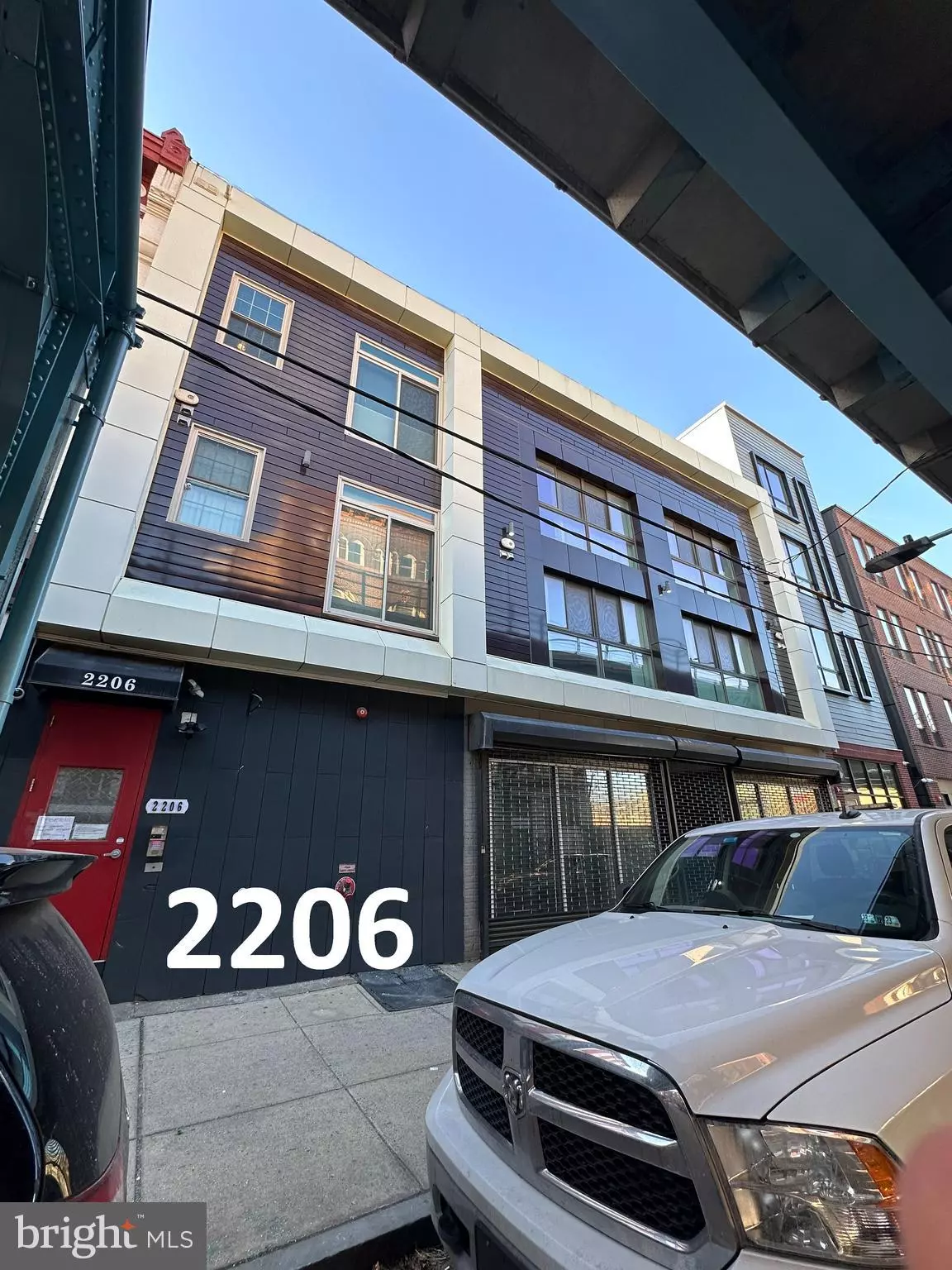 Philadelphia, PA 19133,2206 N FRONT ST #COMMERCIAL