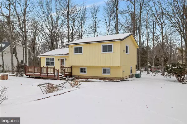 9579 MILLWOOD DR, Tobyhanna, PA 18466