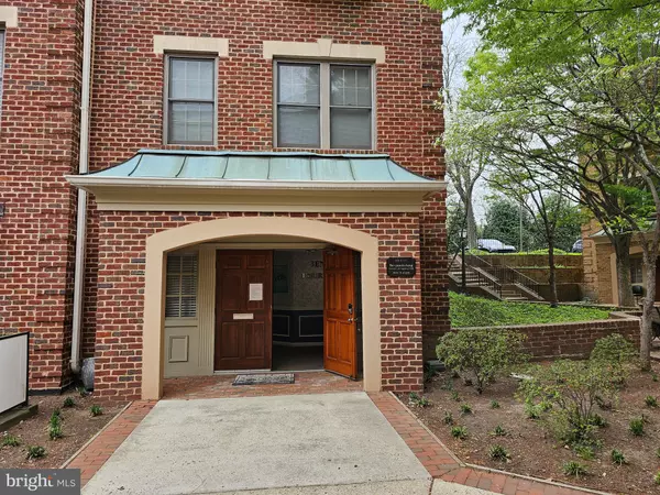 Annandale, VA 22003,4200 EVERGREEN LN #311