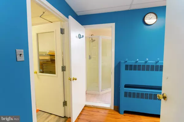 Philadelphia, PA 19135,6913 TULIP ST