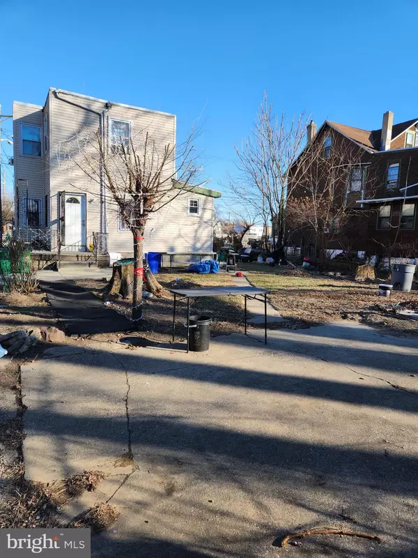 Camden, NJ 08105,57 N 22ND ST
