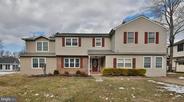 128 KNIGHTS BRIDGE DR, Yardley, PA 19067