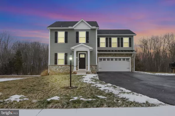 63 LOBELL RD, Abbottstown, PA 17301