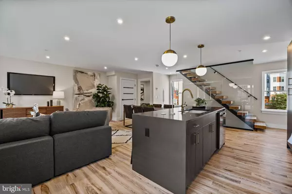 Philadelphia, PA 19121,2715 W. FLORA ST