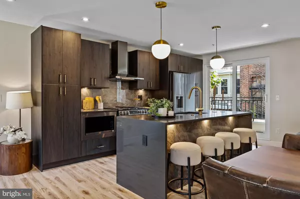 2715 W. FLORA ST, Philadelphia, PA 19121