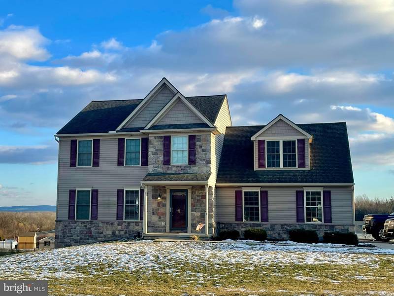 2 HEATHER LN, East Berlin, PA 17316