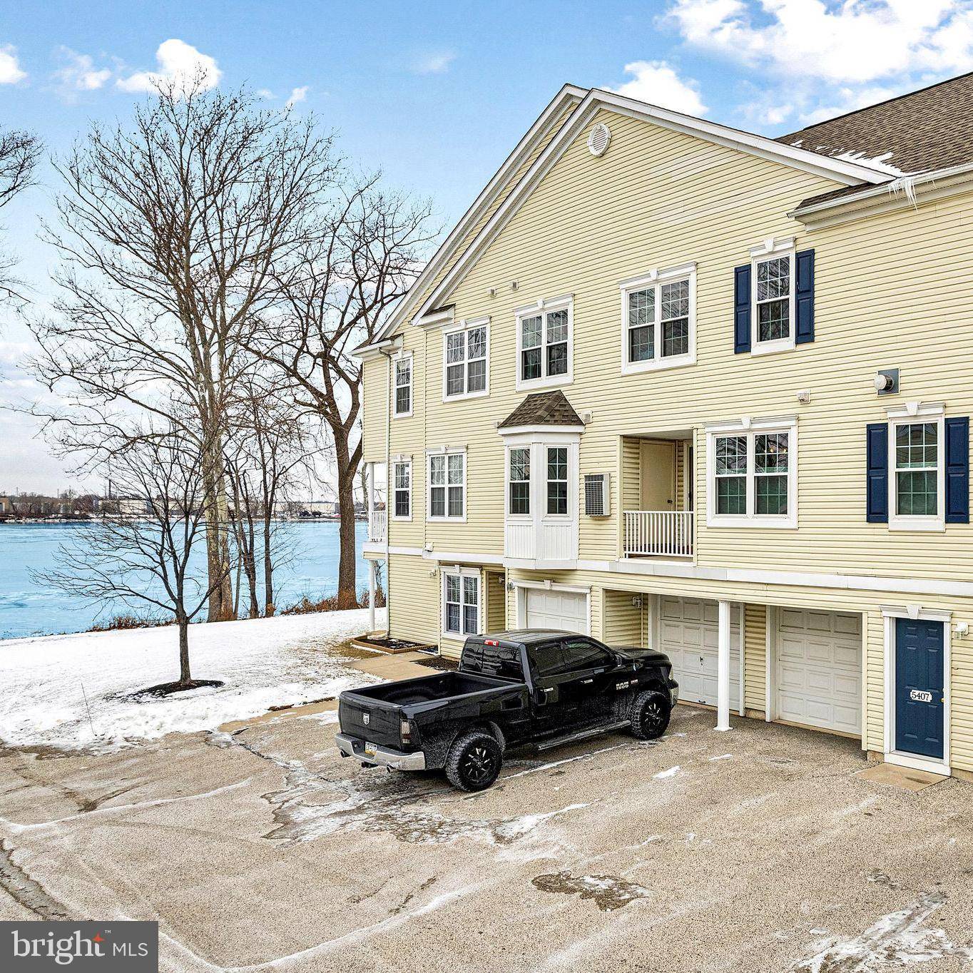 5407 RIVERFRONT DR, Palmyra, NJ 08065