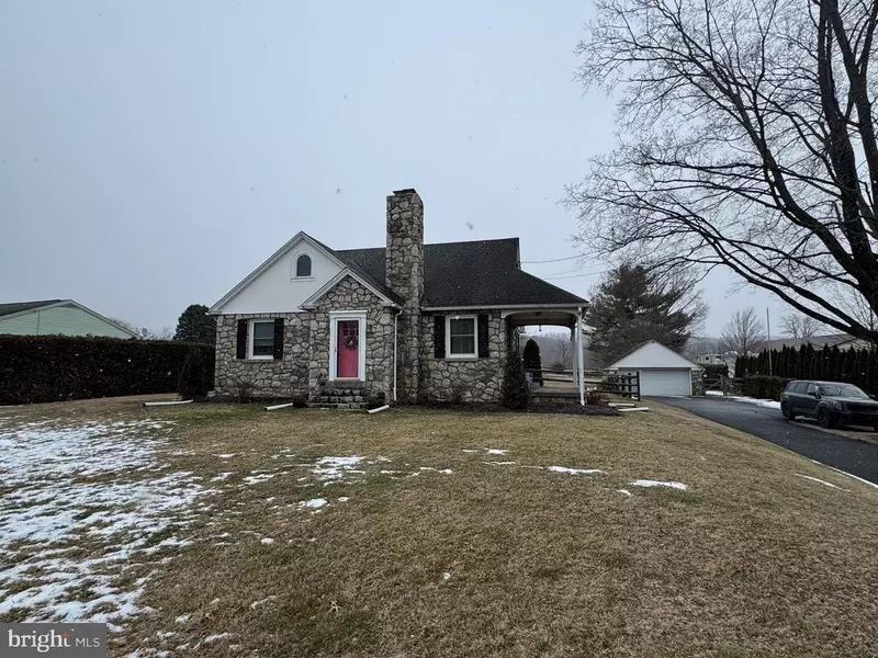 570 OYSTERDALE RD, Oley, PA 19547