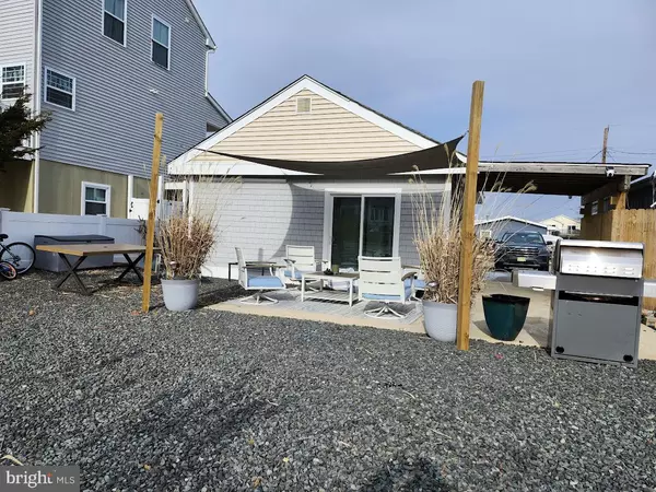 Tuckerton, NJ 08087,41 W RARITAN DR