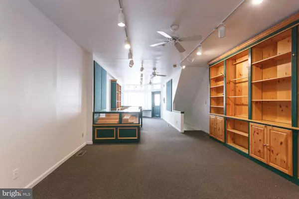 Philadelphia, PA 19147,110 SOUTH ST #A
