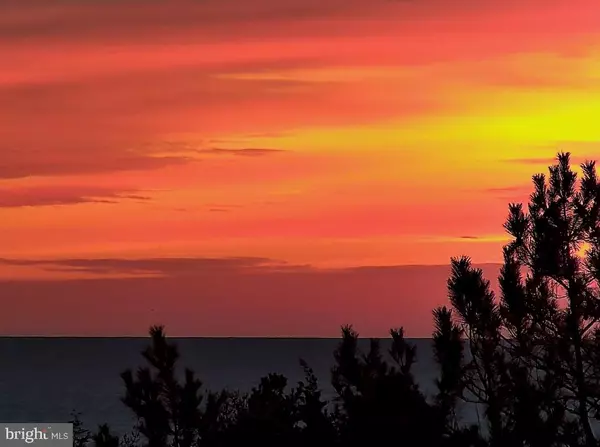 Barnegat Light, NJ 08006,22 E 7TH ST