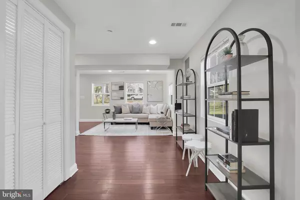 Riverdale, MD 20737,6005 RAVENSWOOD RD