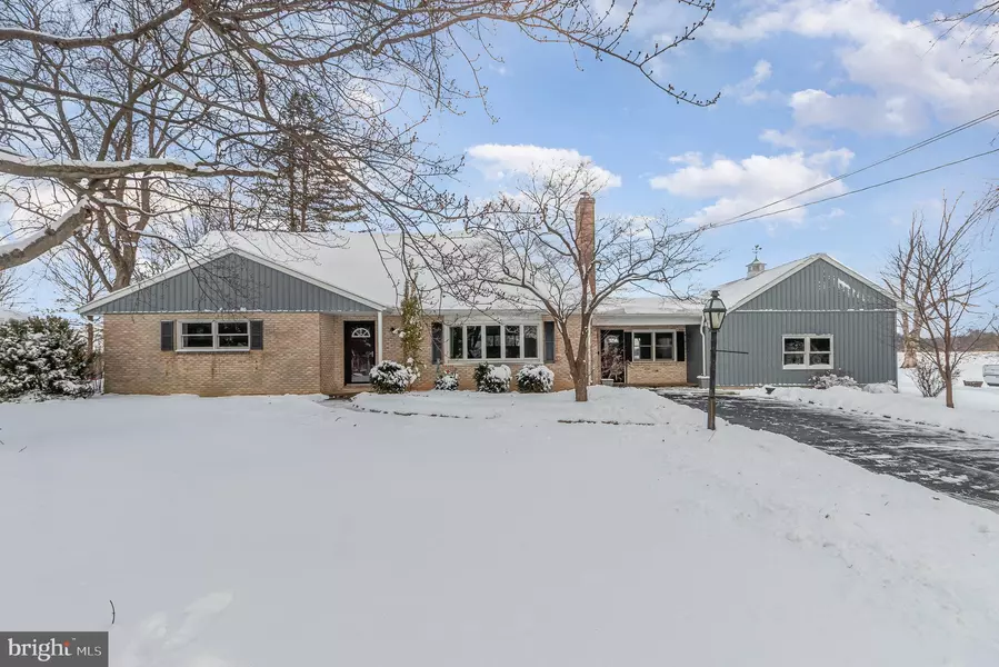 207 HILLTOP RD, Boiling Springs, PA 17007